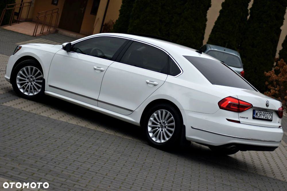 Volkswagen Passat - 12