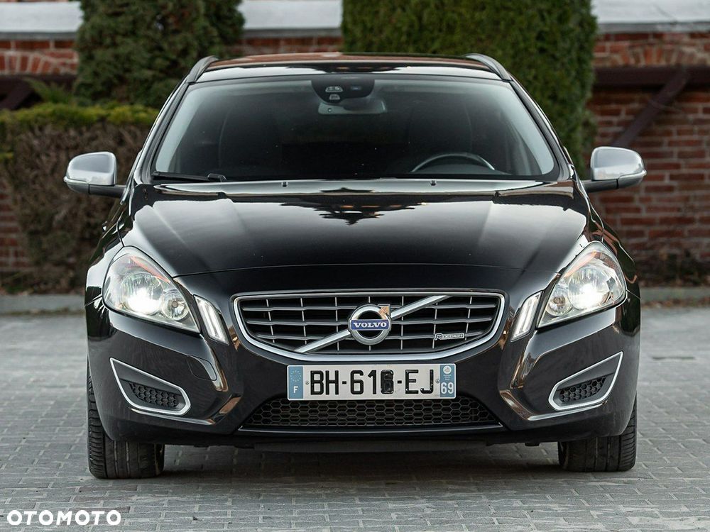 Volvo V60 D4 R-Design Momentum - 10