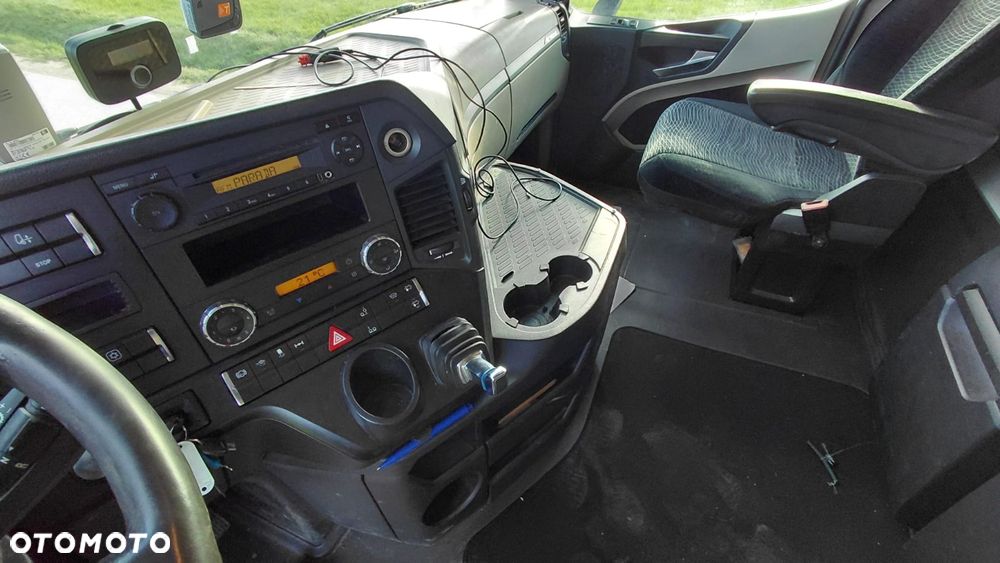 Mercedes-Benz 2545 - 10