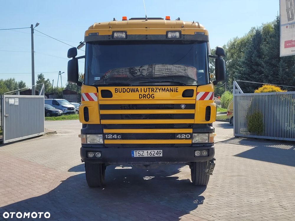 Scania P 124 - 8