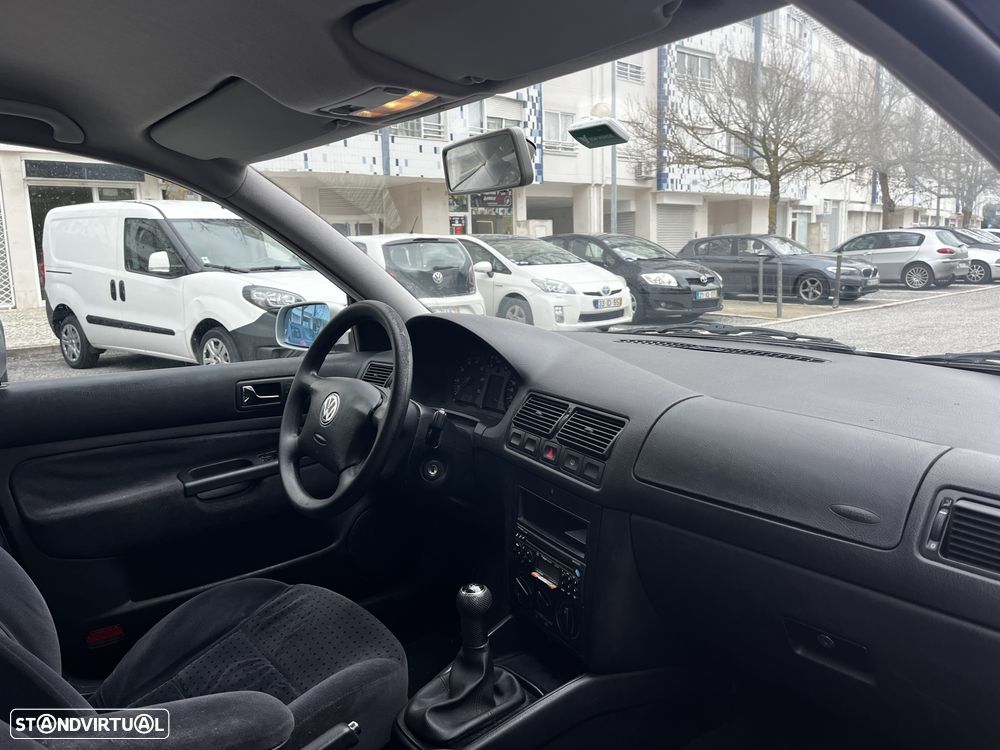 VW Golf 1.6i Confortline AC - 4