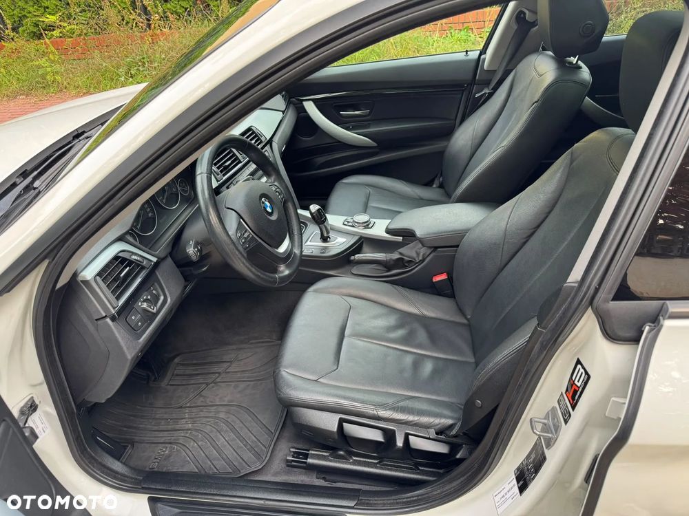 BMW Seria 3 320d Sport-Aut Luxury Line - 14