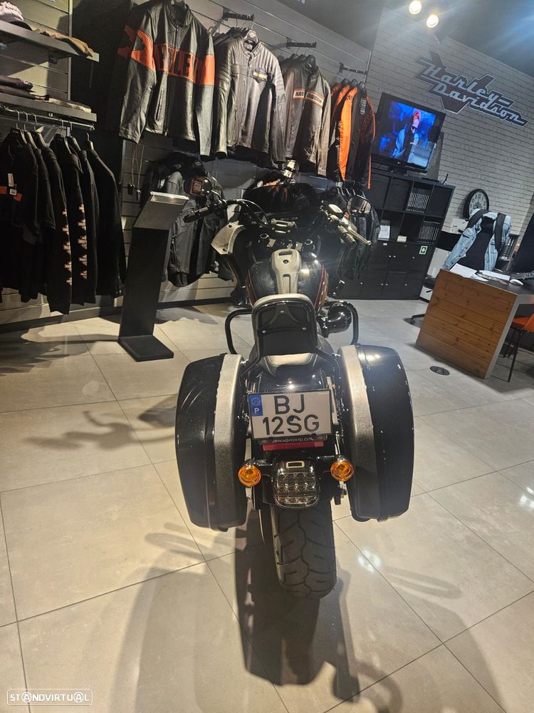Harley-Davidson Low Rider ST - 11