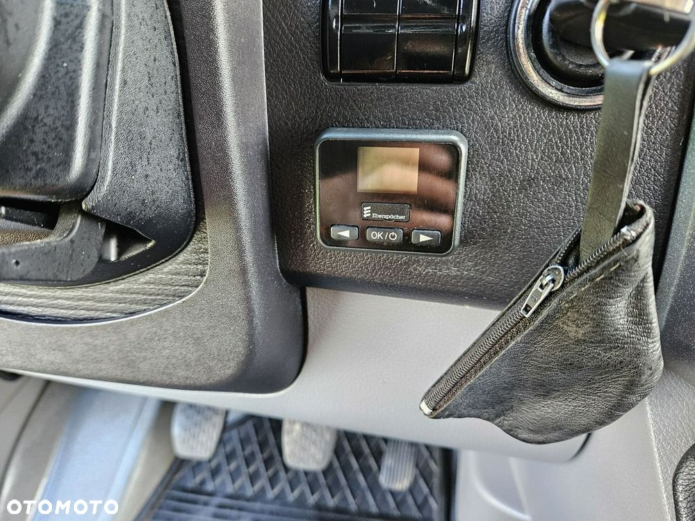 Mercedes-Benz Sprinter - 20