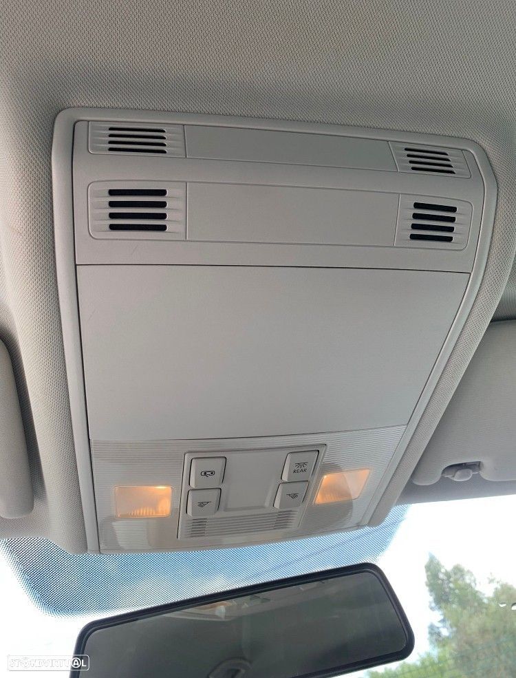 VW Golf 1.6 TDI Confortline - 12