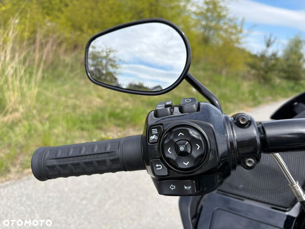 Harley-Davidson Touring Road Glide - 15
