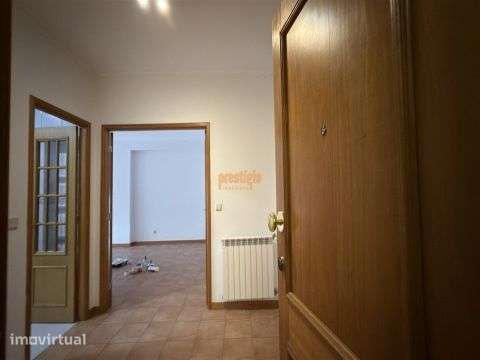 Apartamento T3 em Lamaçães (Braga) c/ Suíte, Varanda e Garagem Fechada - Grande imagem: 2/12