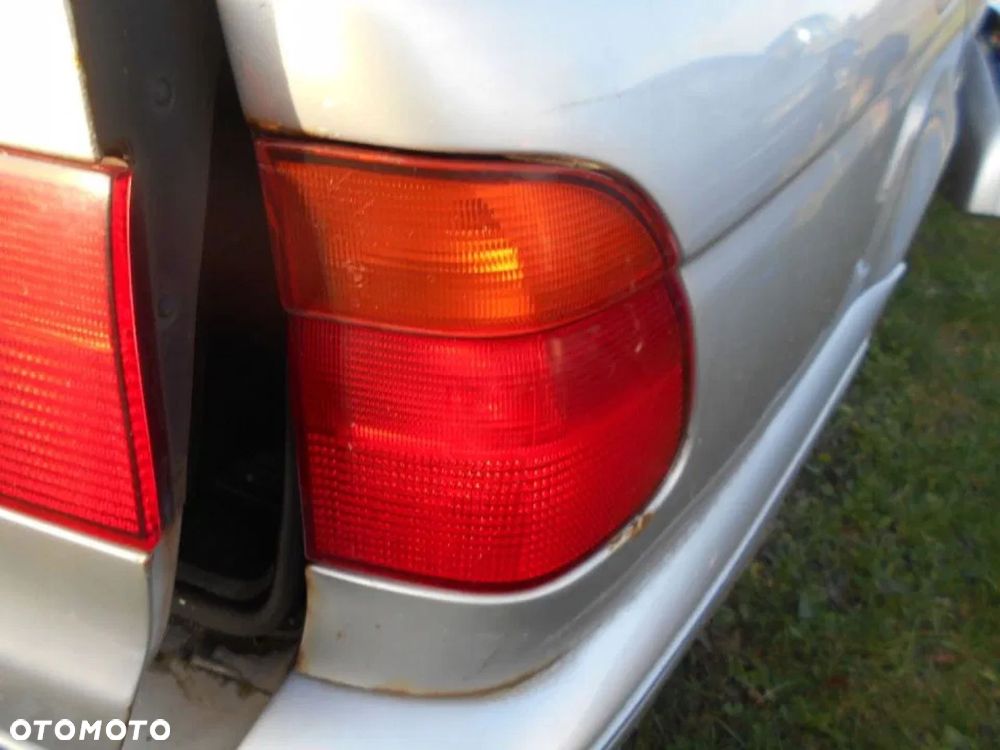 BMW E39 KOMBI LAMPA LAMPA TYŁ PRAWA - 1