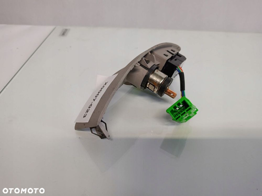 gniazdo zapalniczki przycisk trakcji volvo v50 - 1