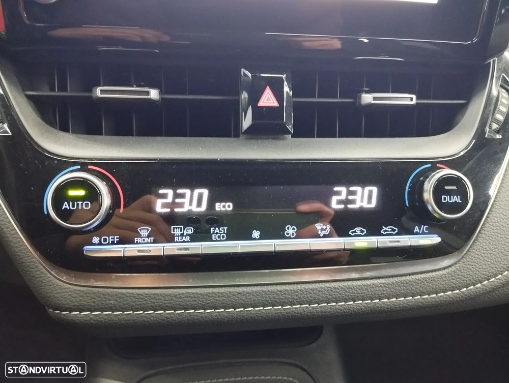 Toyota Corolla 1.8 Hybrid Comfort+P.Sport - 30