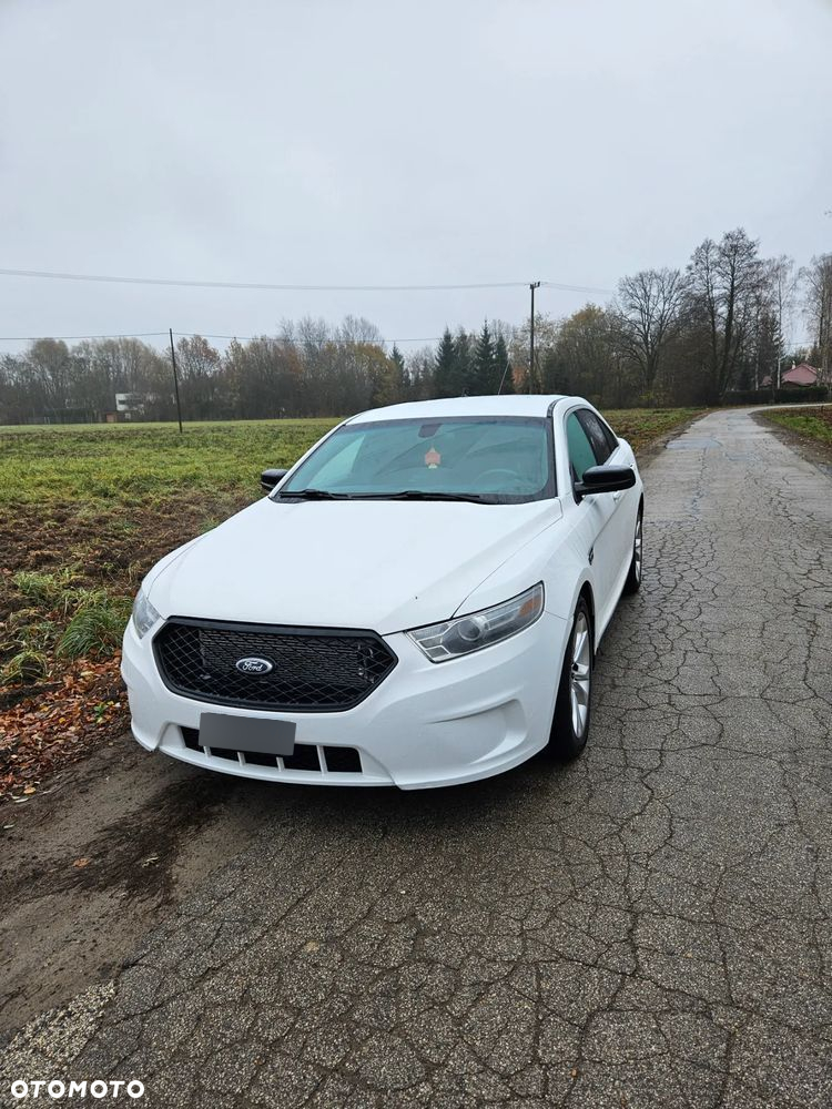 Ford Taurus - 9