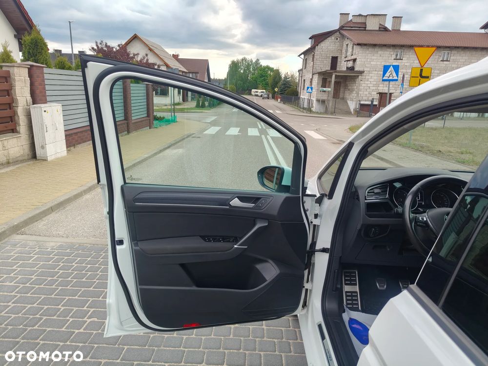 Volkswagen Touran 2.0 TDI SCR UNITED - 21