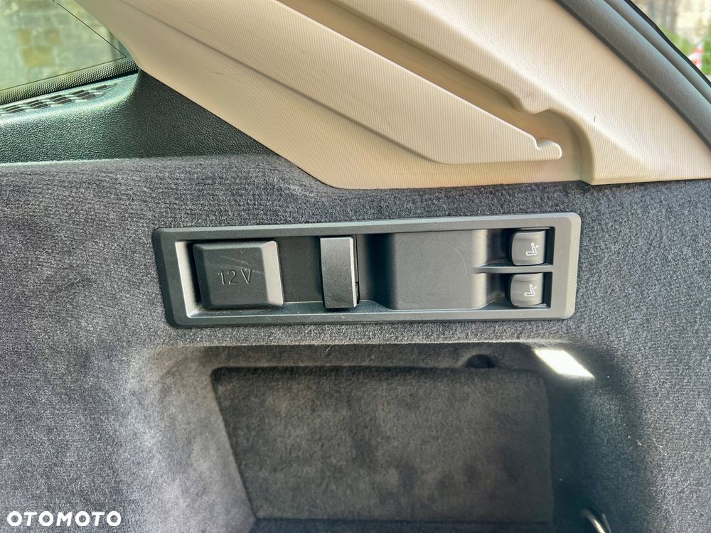 BMW Seria 3 330e PHEV xDrive - 11