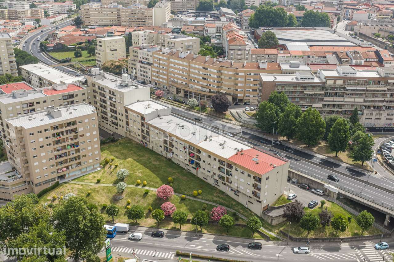 Apartamento T3 Renovado convertido em T2 - Grande imagem: 3/25