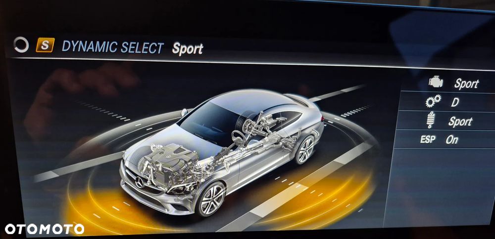 Mercedes-Benz Klasa C 43 AMG 4MATIC - 38