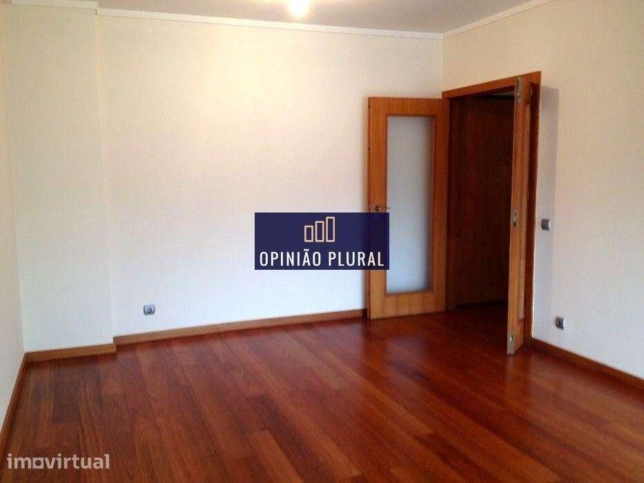 T1  com Lugar de Garagem  Próximo ao Corte Inglês | Metro - Grande imagem: 2/10