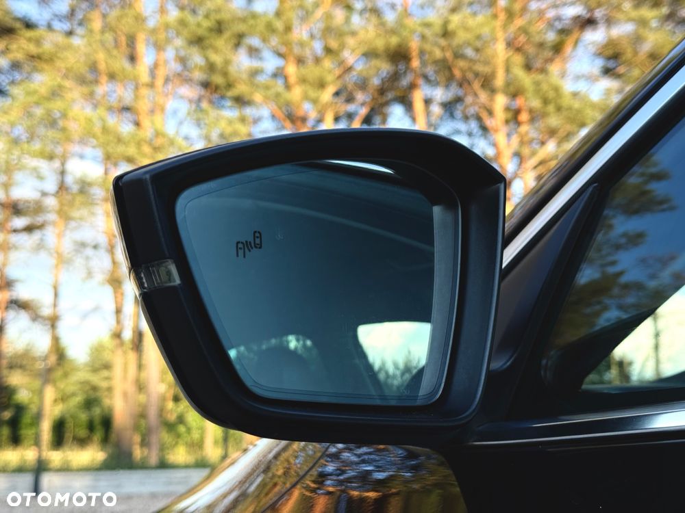 Skoda Superb 2.0 TDI 4x4 L&K DSG - 9