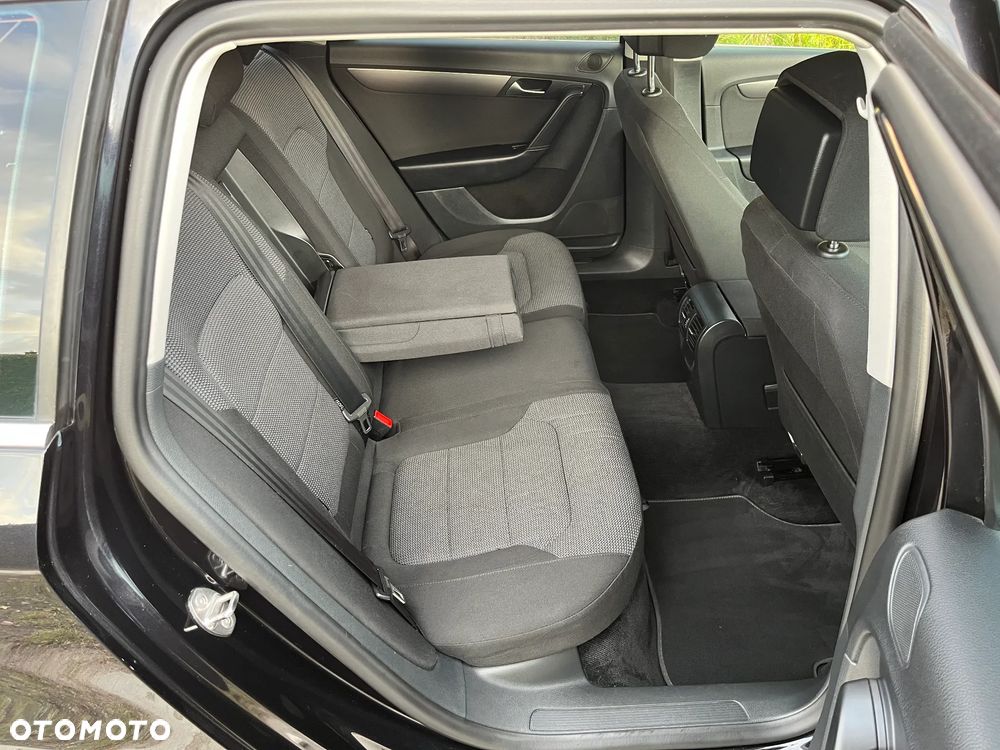 Volkswagen Passat Variant 2.0 Blue TDI DSG SCR Highline - 23