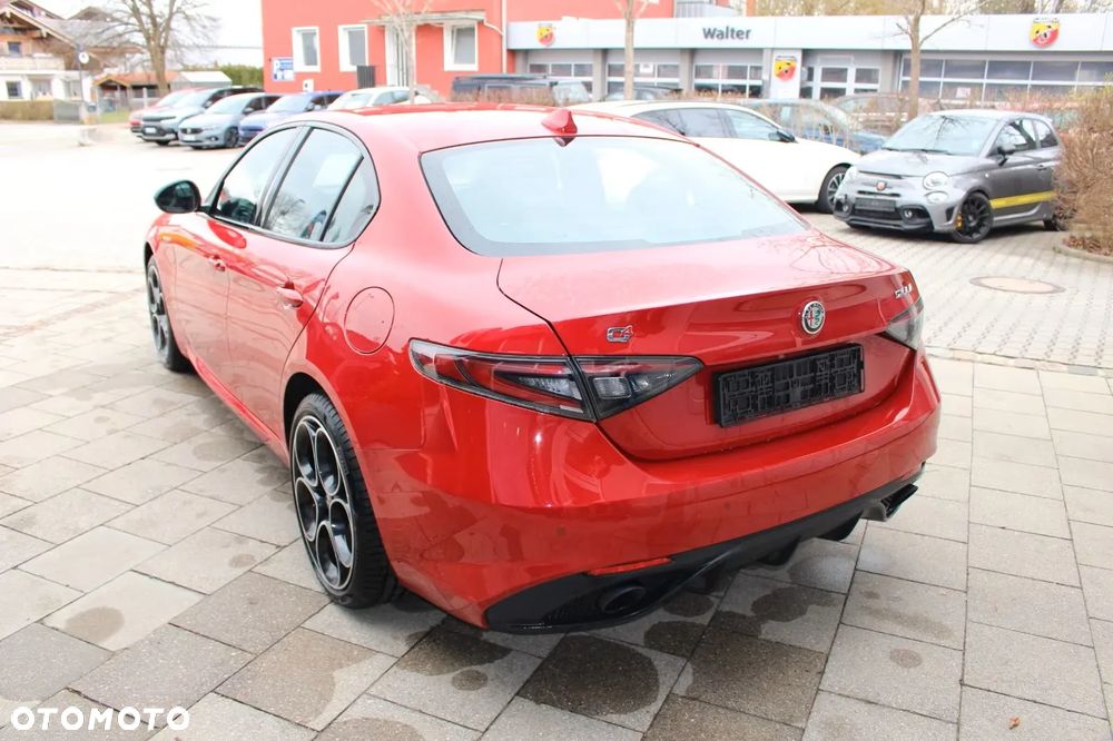 Alfa Romeo Giulia 2.0 Turbo 16V AT8-Q4 Veloce - 2