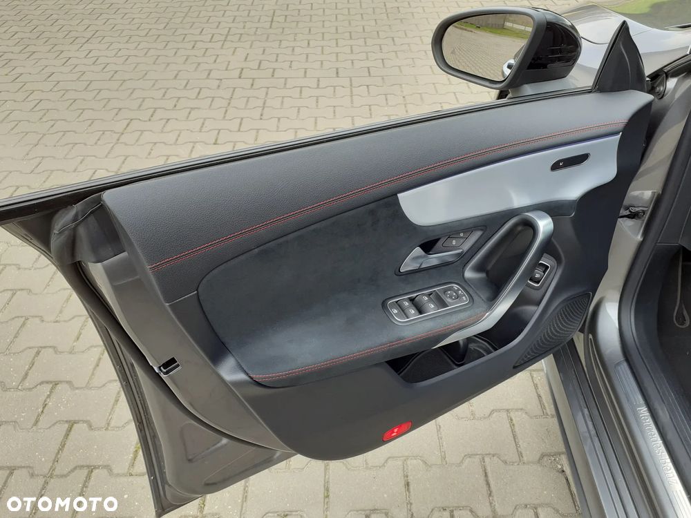 Mercedes-Benz CLA 200 AMG Line 7G-DCT - 21