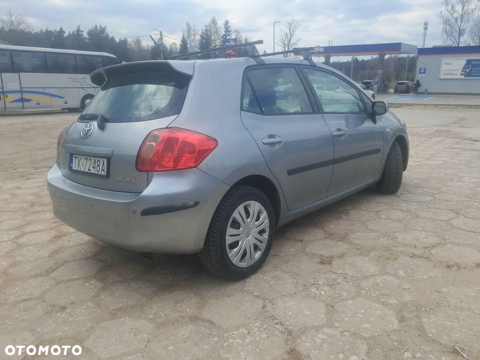 Toyota Auris 2.0 D-4D Premium - 3