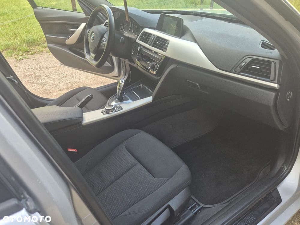 BMW Seria 3 320d - 9