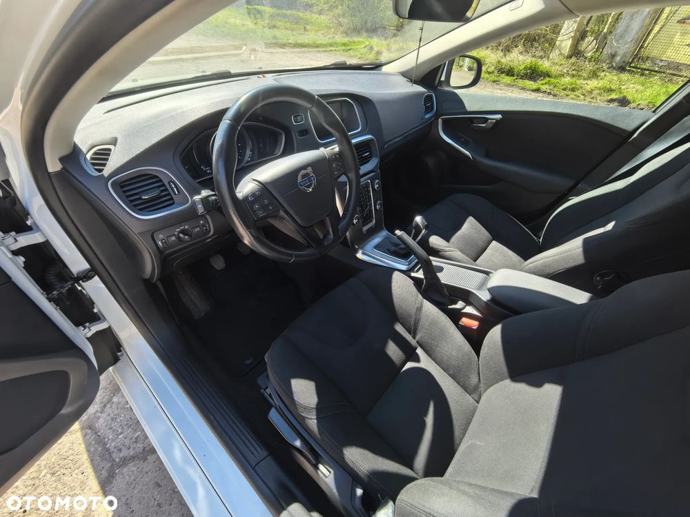 Volvo V40 D2 - 21