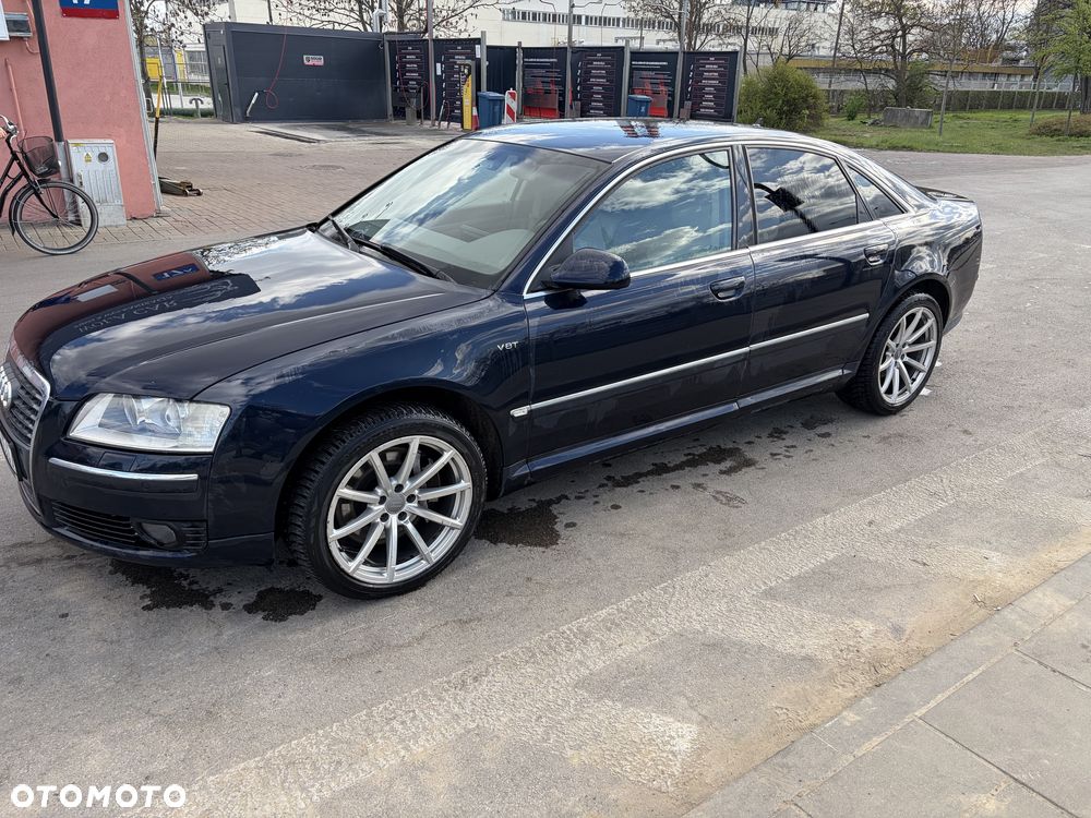 Audi A8 - 6