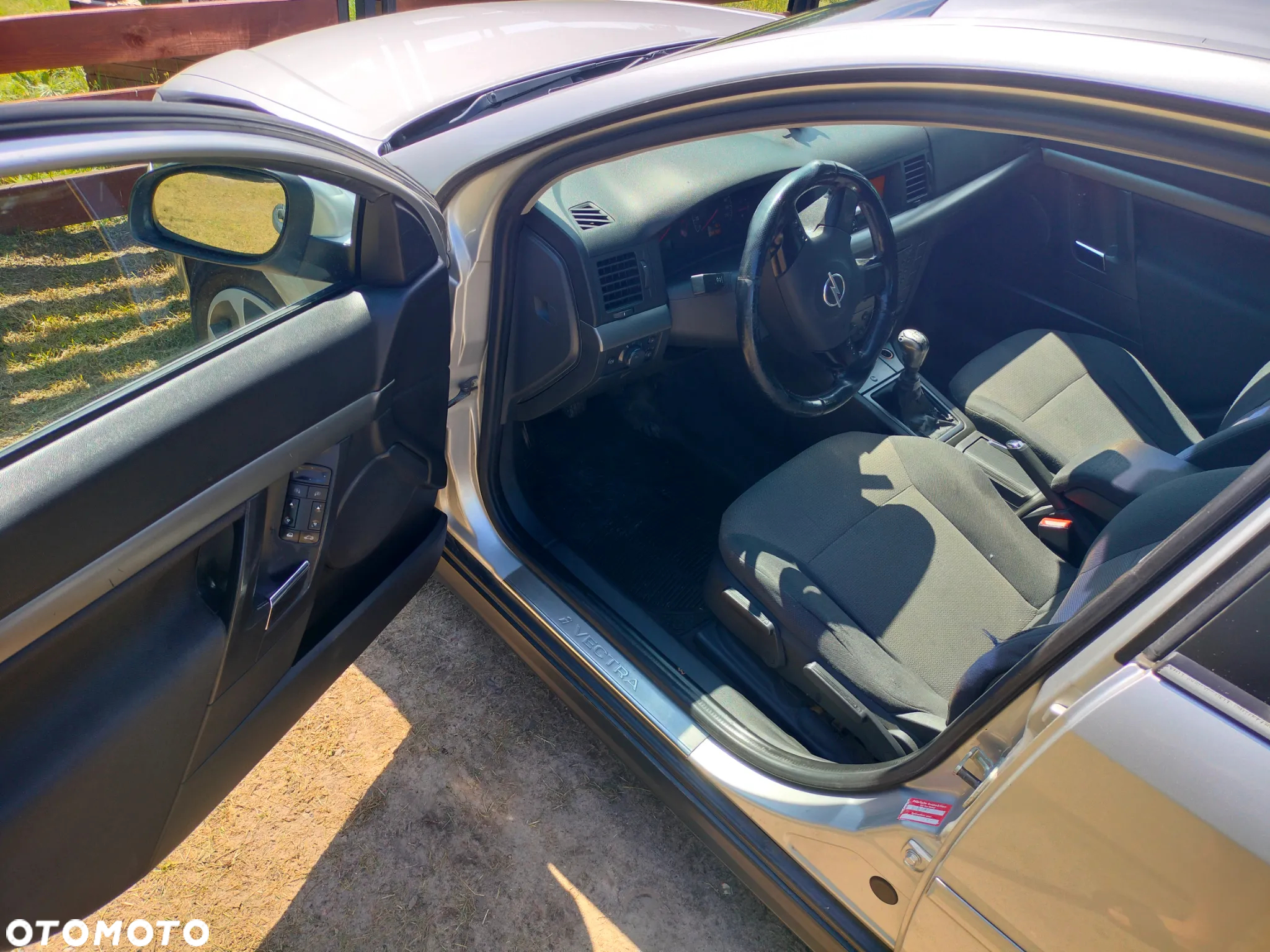 Opel Vectra 2.2 CDX - 11