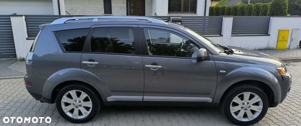 Mitsubishi Outlander - 21