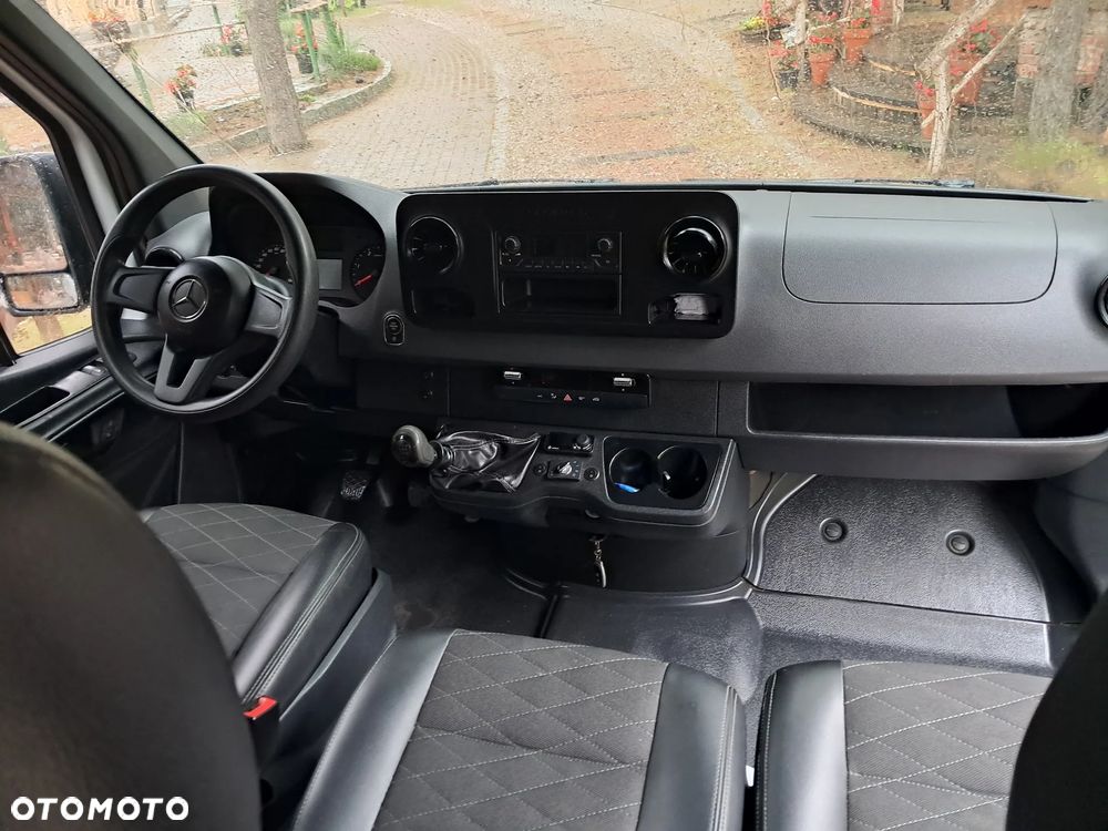 Mercedes-Benz Sprinter 907.221 - 14