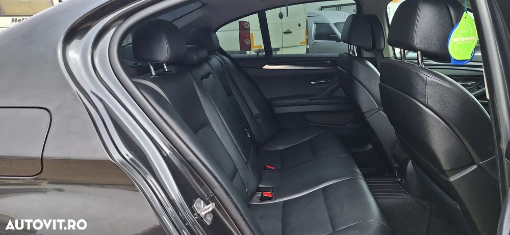 BMW Seria 5 520d Sport-Aut. - 13