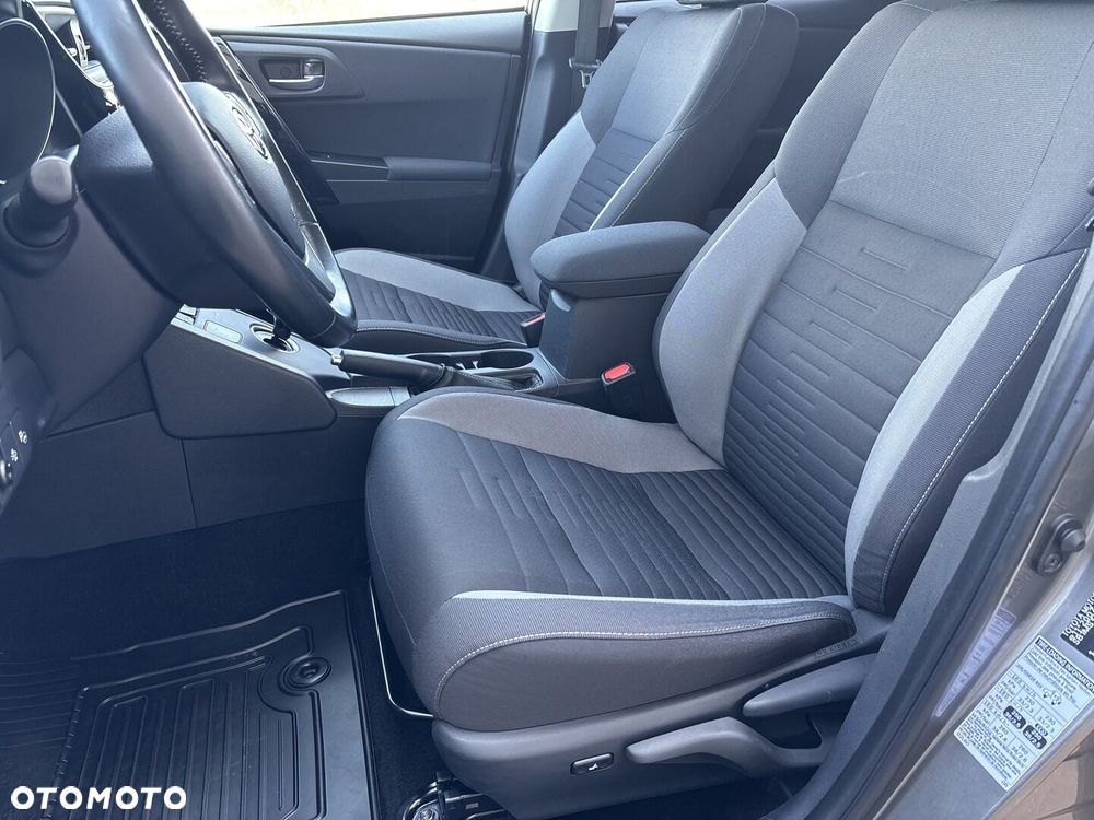 Toyota Auris Hybrid 135 Premium - 13