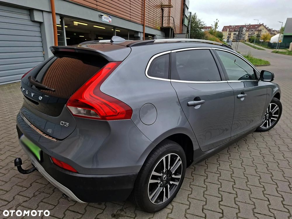 Volvo V40 Cross Country - 19