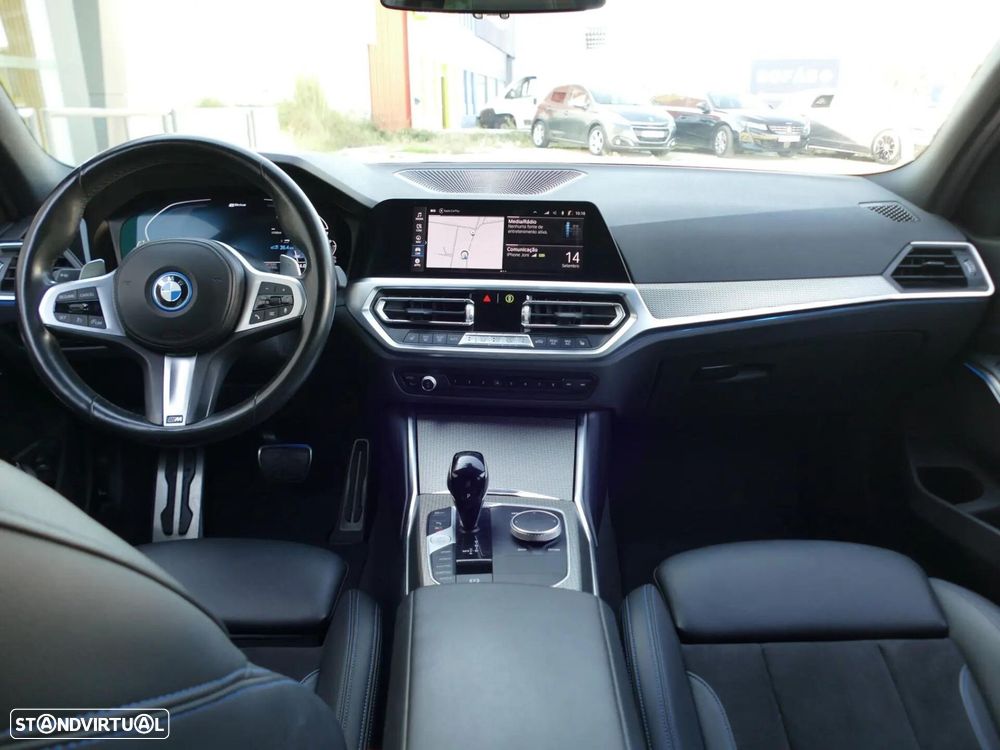 BMW 330 e Pack Desportivo M Auto - 37