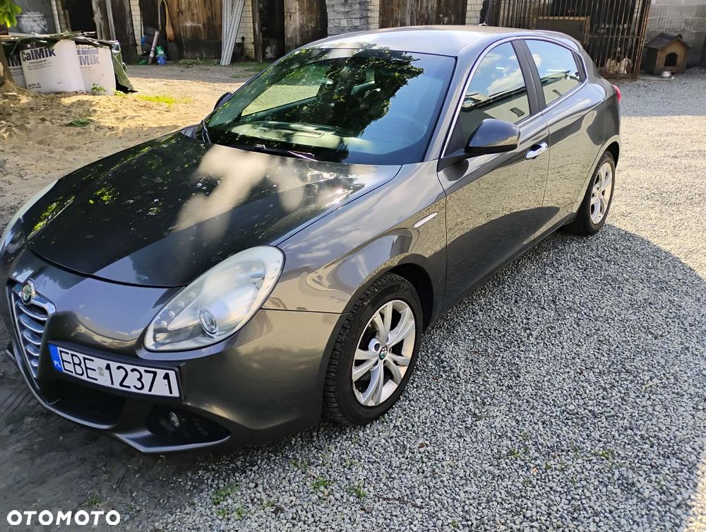 Alfa Romeo Giulia - 2