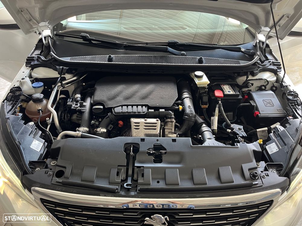 Peugeot 308 PureTech 130 GPF EAT8 Stop & Start Allure Pack - 32