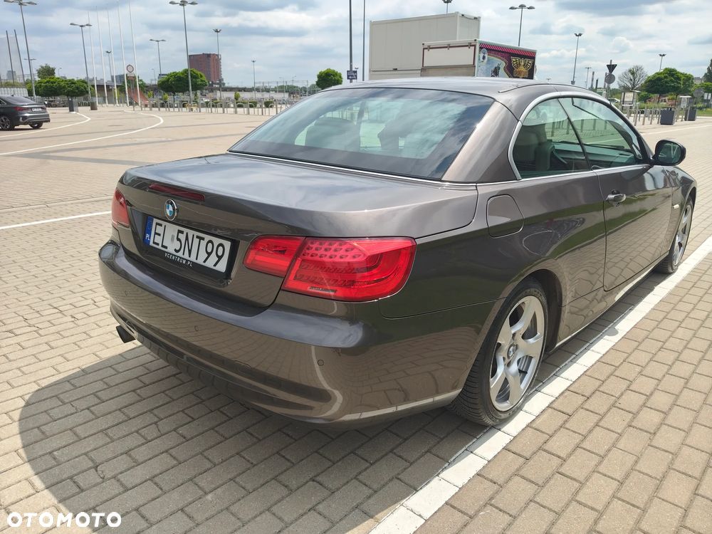 BMW Seria 3 320i - 15