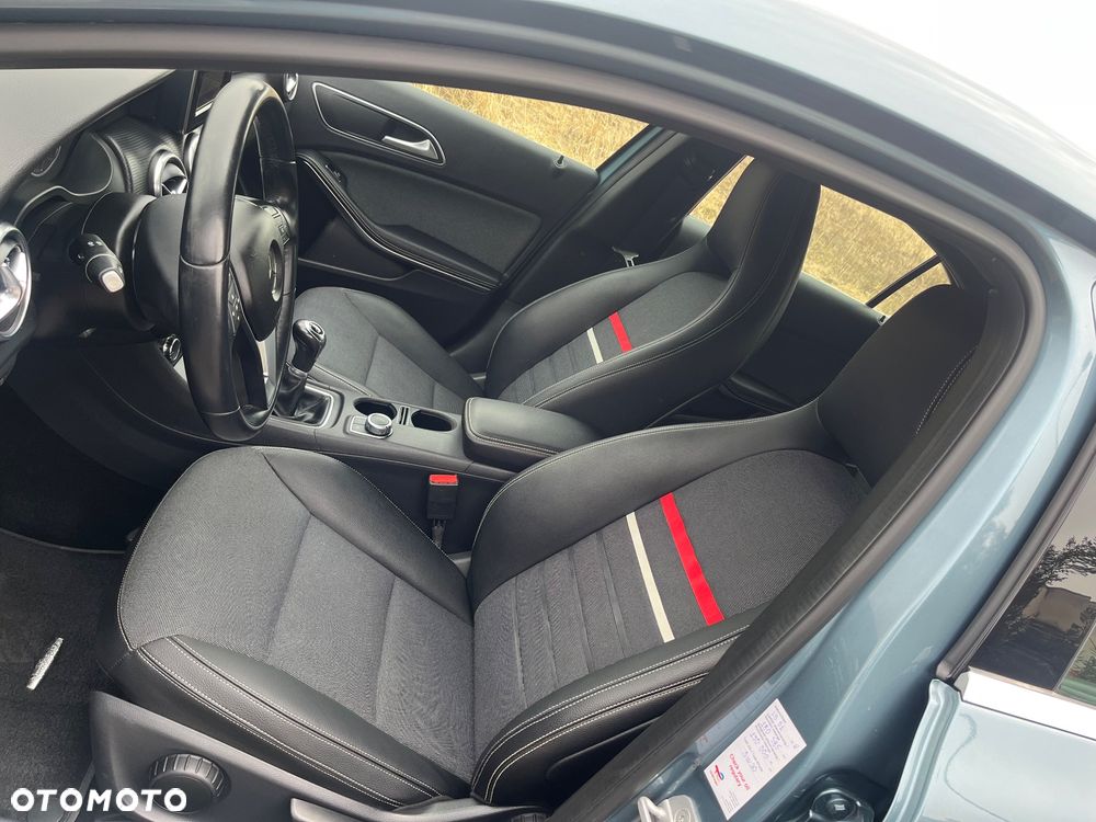 Mercedes-Benz Klasa A 180 Activity Edition - 14