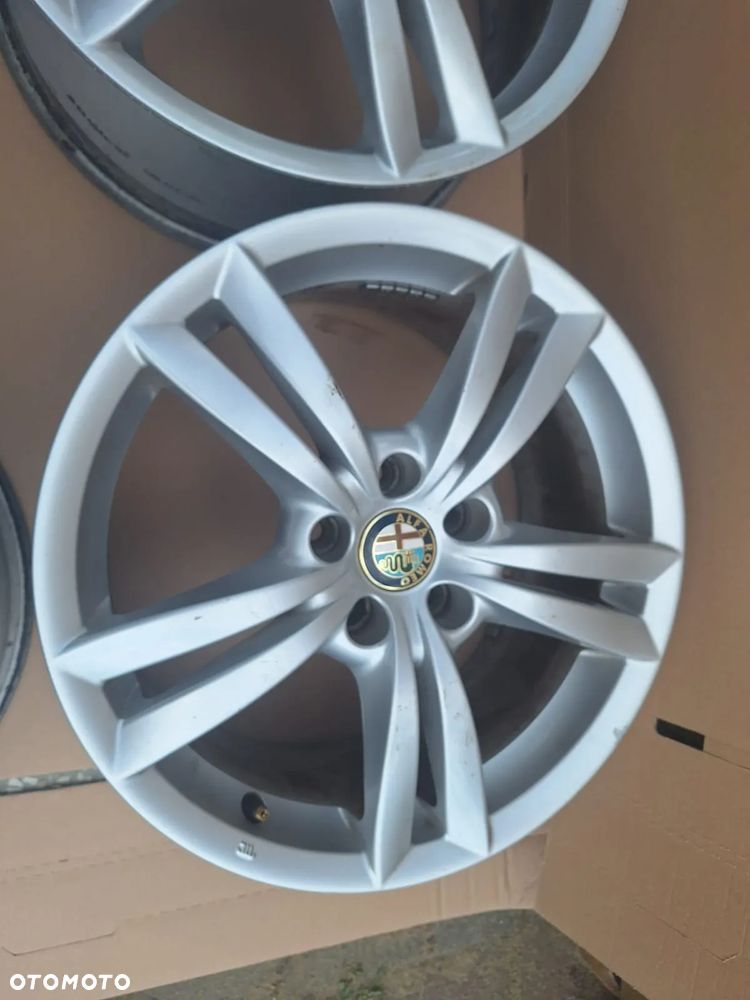 Felgi aluminiowe alfa romeo 159 brera 17 cali 7.5JX17H2 et 41 5x110  156081119 - 6
