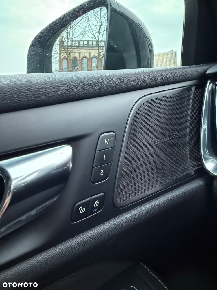 Volvo S60 T5 R-Design - 21