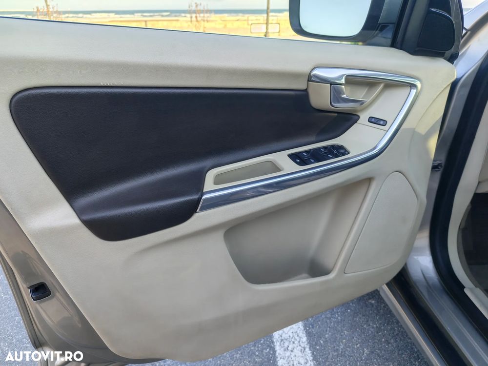 Volvo XC 60 T6 AWD Summum - 32