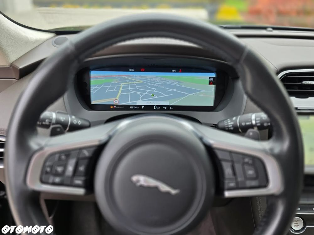 Jaguar F-Pace 2.0 i4D AWD Prestige - 29