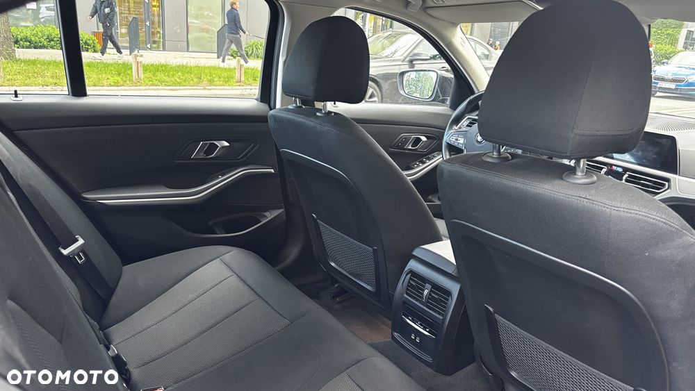 BMW Seria 3 318i Advantage - 8