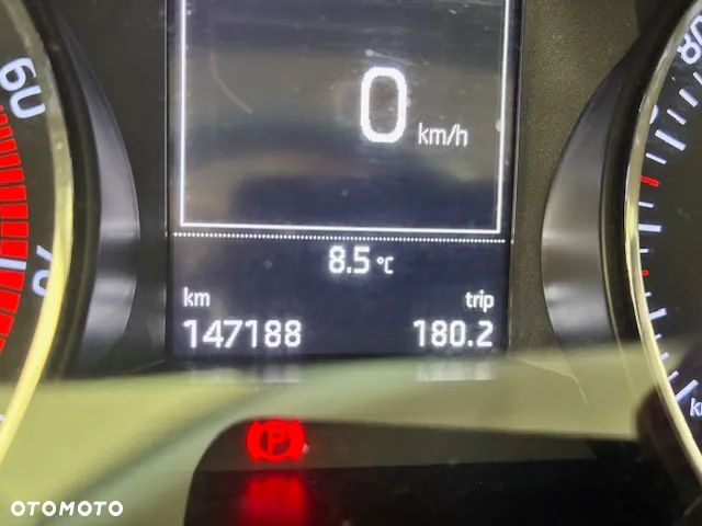 Skoda RAPID 1.2 TSI Ambition - 19