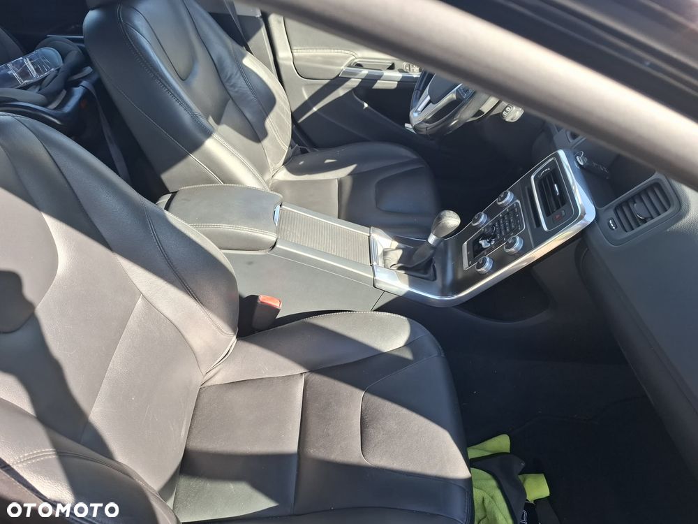 Volvo V60 D2 Summum - 13