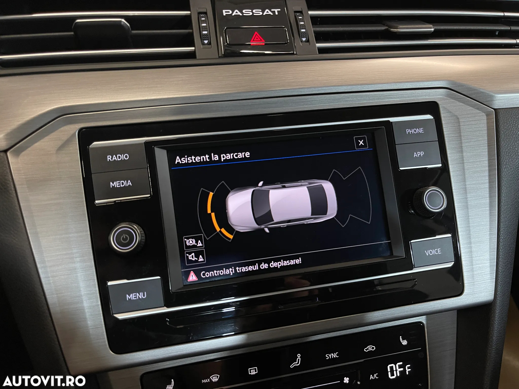 Volkswagen Passat 1.5 TSI ACT Advance - 13