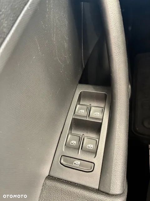 Skoda RAPID 1.2 TSI Ambition - 26