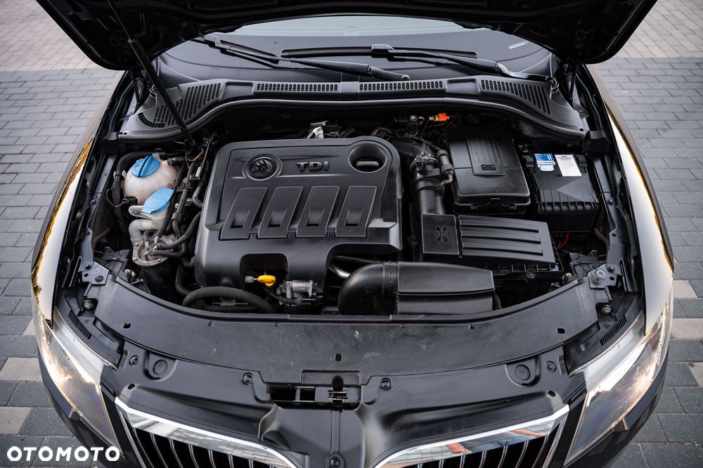 Skoda Superb 2.0 TDI L&K DSG - 33