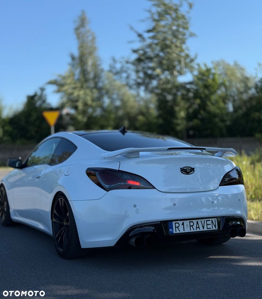 Hyundai Genesis Coupe 3.8 V6 Executive - 9